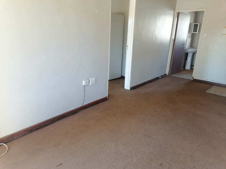 1 Bedroom Property for Sale in Willows Free State